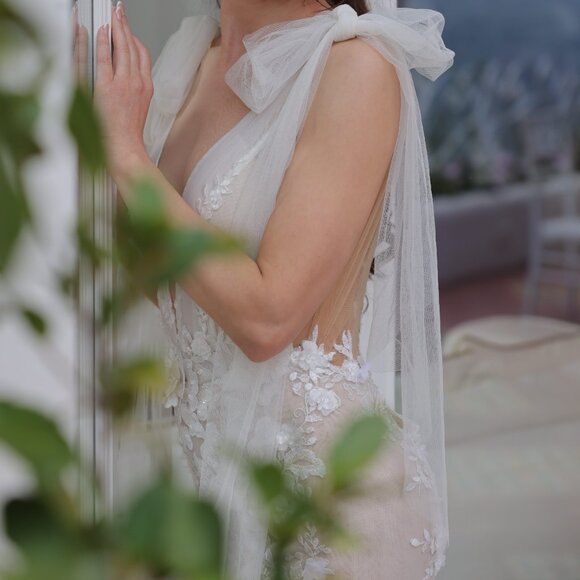 Stunning Galia Lahav Gala 104 Wedding Gown - Picture 3 of 7